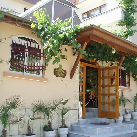 Miami Guest house 2*